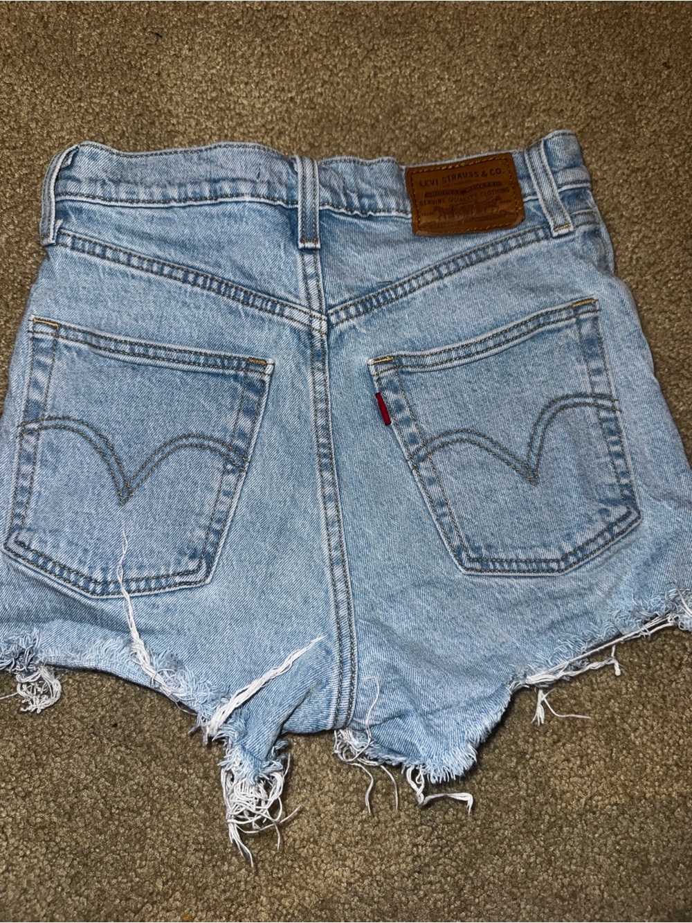 Levi’s Ribcage Shorts 25 High Rise Distressed Cutoff Denim Button Fly - Picture 3 of 6